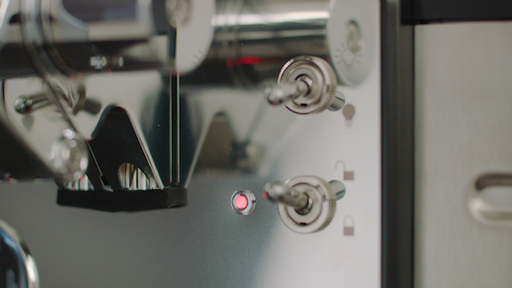 How to turn on and off the BLADE beer machine