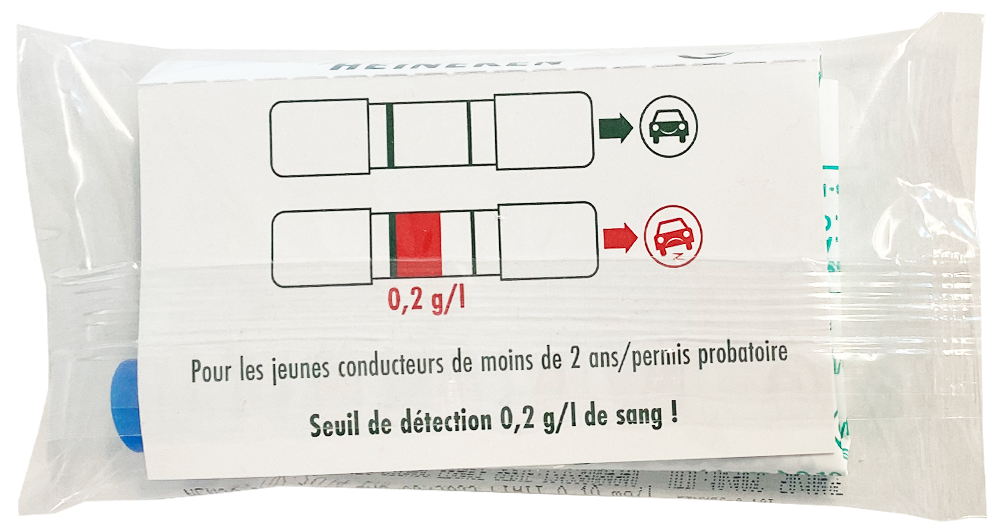 Un kit éthylotest français, emballé dans du plastique. Sur l'étiquette, tu verras deux schémas : un vert qui te dit que tu peux prendre le volant sans souci, et un rouge avec une barre à 0,2 g/l qui signifie que c'est interdit de conduire. Un texte en français explique que ce test est fait pour les jeunes conducteurs qui ont moins de 2 ans de permis ou un permis probatoire. Le seuil de détection est fixé à 0,2 g/l d'alcool dans le sang.