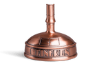 Ein kupferfarbener Flaschenöffner in Kesselform, mit dem Heineken-Logo an der Seite.