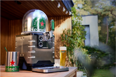Summer beer collection with BLADE beer machine and a glass of beer